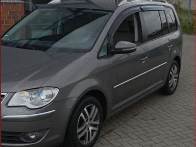Grau Gebraucht 2010 VW Touran Van / Kleinbus | 2.300 € (Guter Preis)
