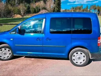 Usata VW Caddy 140 CV (102 kW) 2015 Blu Monovolume