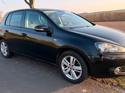 Gebraucht VW Golf VII Match 105 PS (77 kW) 2012 Schwarz Limousine