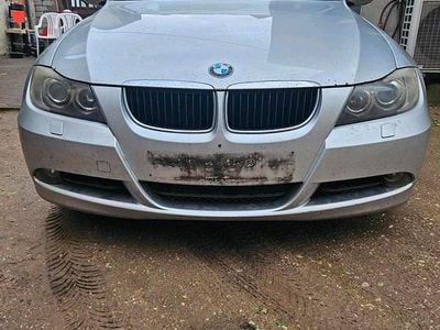 Gebraucht BMW 320 150 PS (110 kW) 2006 Grau Kombi