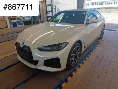 Gebraucht BMW i4 Shadowline 250 kW (340 PS) 2023 Mineralweiss metallic Limousine