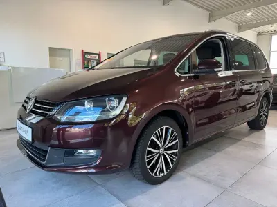 Gebraucht VW Sharan Comfortline 150 PS (110 kW) 2017 Rot Van / Kleinbus