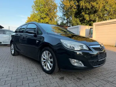 Gebraucht Opel Astra 110 PS (80 kW) 2012 Schwarz Kombi