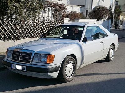 Second-hand Mercedes E300 220 CP (161 kW) 1990 Alb Coupe