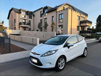 Usata Ford Fiesta 82 CV (60 kW) 2009 Bianco Utilitaria