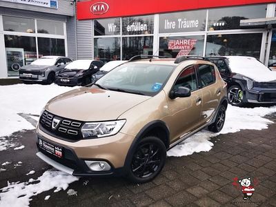 Beige Gebraucht 2018 Dacia Sandero Celebration Limousine | 8.990 € (Fairer Preis)