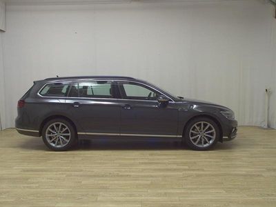 Gebraucht VW Passat R-line 200 PS (147 kW) 2021 Grau Kombi
