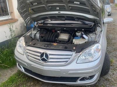 Mercedes B200