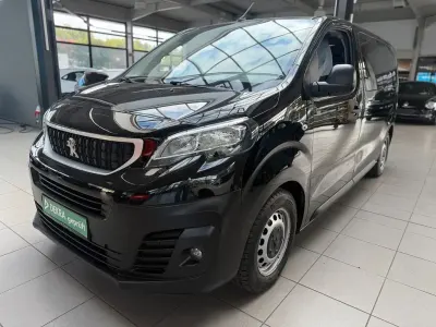 Gebraucht Peugeot Expert 150 PS (110 kW) 2017 Schwarz Van