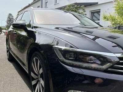 Gebraucht VW Passat Highline 150 PS (110 kW) 2015 Schwarz Kombi