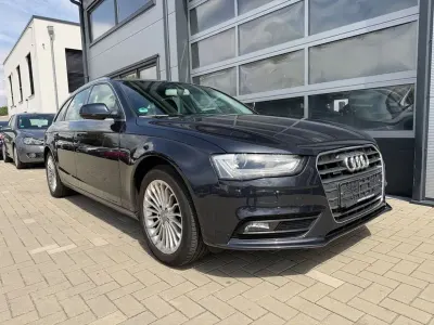 Gebraucht Audi A4 Ambiente 170 PS (125 kW) 2014 Blau Kombi
