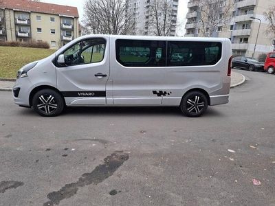 Second-hand Opel Vivaro 125 CP (91 kW) 2017 Argintiu Monovolum