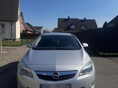 Gebraucht Opel Astra 140 PS (102 kW) 2011 Silber Kombi