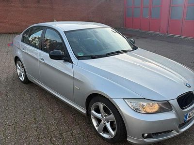 Second-hand BMW 318 150 CP (110 kW) 2009 Argintiu Berlinǎ