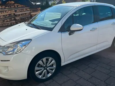 Gebraucht Citroën C3 SELECTION 99 PS (72 kW) 2015 Weiß Kleinwagen