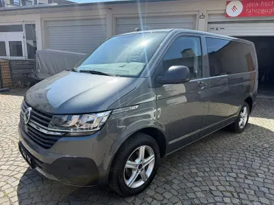 Gebraucht VW Multivan Trendline 150 PS (110 kW) 2021 Grau Van / Kleinbus