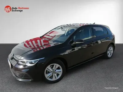 Gebraucht VW Golf VIII Life 131 PS (96 kW) 2023 Deep black perleffek (metallic) Limousine