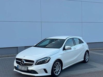 Gebraucht Mercedes A200 136 PS (100 kW) 2015 Weiß Limousine