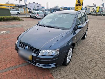 Grau Gebraucht 2004 Fiat Stilo Kombi | 2.200 € (Etwas zu teuer)