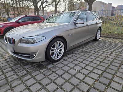 Gebraucht BMW 525 218 PS (160 kW) 2012 Gold Kombi