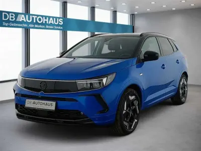 Second-hand Opel Grandland Electric Ultimate 300 CP (220 kW) 2024 Albastru SUV