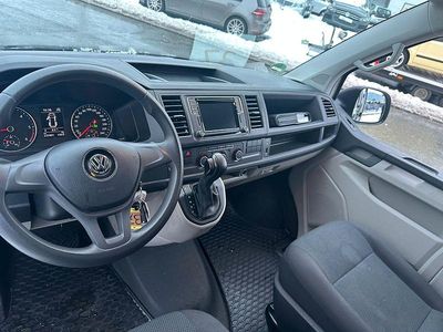 Weiß Gebraucht 2018 VW Transporter Van | 11.950 € (Superpreis)