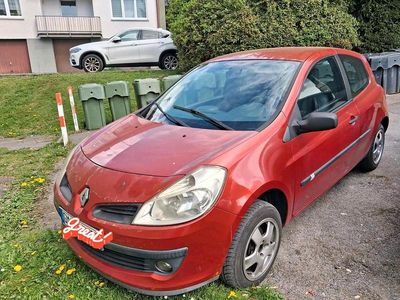 Usata Renault Clio II 2005 Rosso Utilitaria