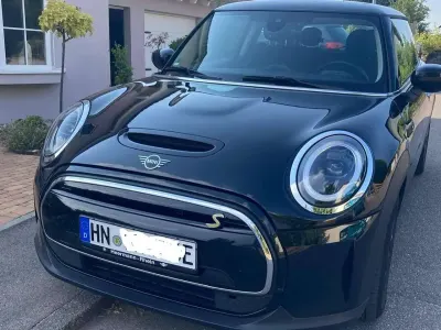 Gebraucht Mini Cooper SE 135 kW (184 PS) 2023 Schwarz Kleinwagen