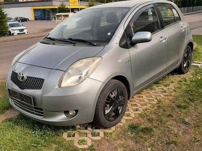 Usata Toyota Yaris Sol 90 CV (66 kW) 2007 Argento Utilitaria