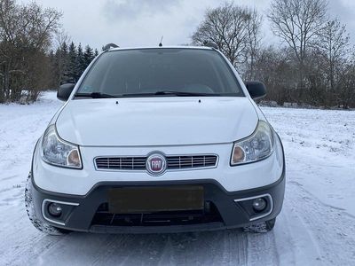 Weiß Gebraucht 2010 Fiat Sedici SUV | 5.750 € (Teuer)