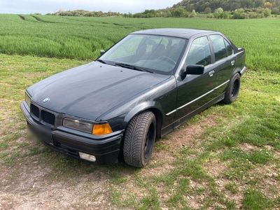 gebraucht BMW 325 E36 i Limousine Automatik