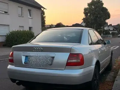 Gebraucht Audi A4 101 PS (74 kW) 1999 Silber Limousine