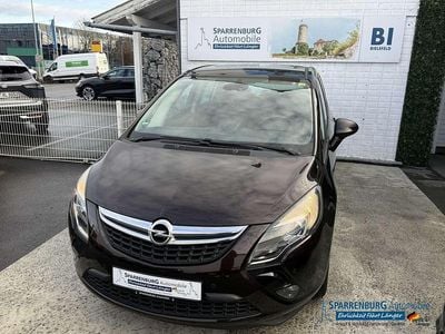 Braun Gebraucht 2015 Opel Zafira Tourer Edition Van / Kleinbus | 9.499 € (Fairer Preis)