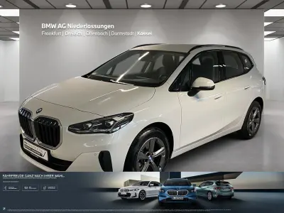 Gebraucht BMW 220 Active Tourer Luxury Line 156 PS (114 kW) 2025 Weiß Van / Kleinbus