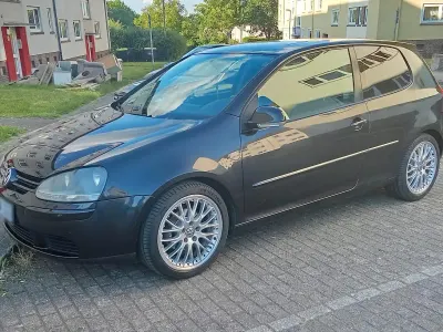 Gebraucht VW Golf V 116 PS (85 kW) 2005 Schwarz Kleinwagen