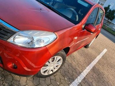 Second-hand Dacia Sandero 75 CP (55 kW) 2009 Hatchback