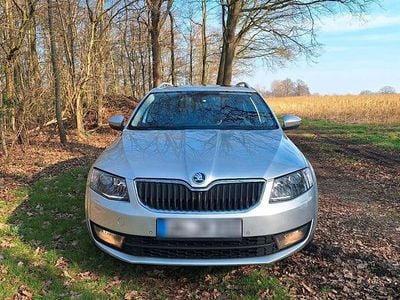 Gebraucht Skoda Octavia 150 PS (110 kW) 2015 Silber Kleinwagen