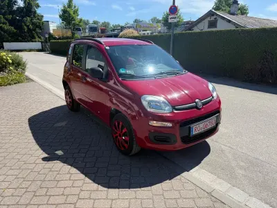 Usado Fiat Panda Lounge 69 HP (50 kW) 2014 Vermelho Citadino