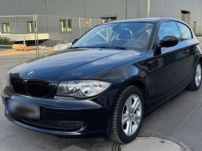 Second-hand BMW 116 Advantage 122 CP (89 kW) 2010 Negru Hatchback