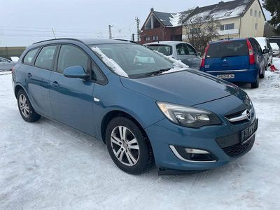 Gebraucht Opel Astra Edition 110 PS (80 kW) 2013 Blau Kombi