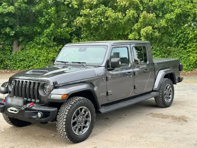 Käytetty Jeep Gladiator 265 HP (194 kW) 2021 Musta Nouto