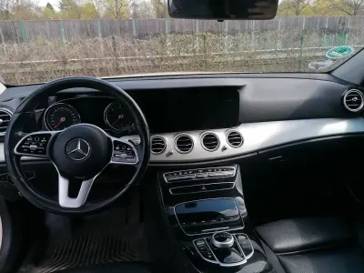 Gebraucht Mercedes 200 204 PS (150 kW) 2018 Gelb Limousine