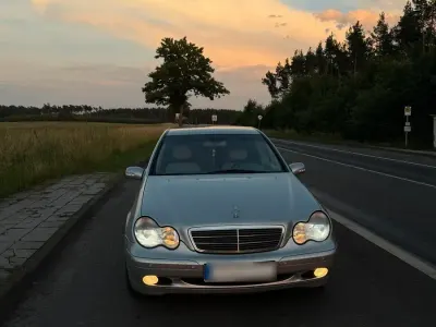 Gebraucht Mercedes C180 145 PS (106 kW) 2003 Grau Limousine