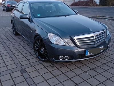 Gebraucht Mercedes E220 Avantgarde 170 PS (125 kW) 2009 Grau Limousine