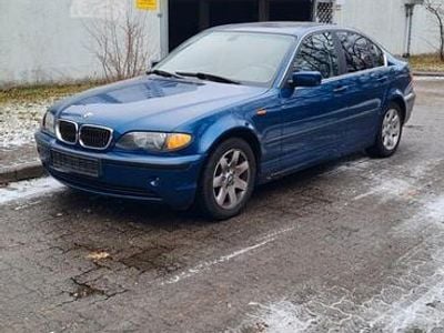 Blau Gebraucht 2001 BMW 320 Limousine | 2.999 € (Fairer Preis)