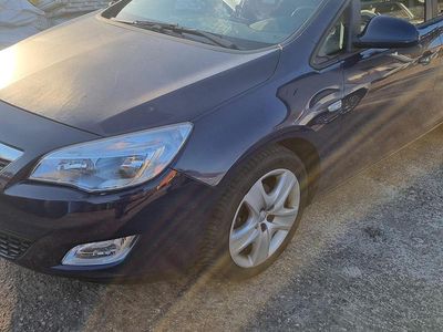 Gebraucht Opel Astra Selection 95 PS (69 kW) 2011 Blau Limousine