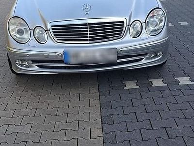 Gebraucht Mercedes E320 Avantgarde 224 PS (164 kW) 2002 Silber Limousine