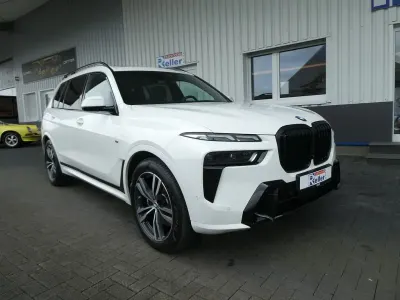 Gebraucht BMW X7 M Sport 352 PS (258 kW) 2024 Weiß SUV