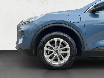 Gebraucht Ford Kuga Titanium 152 PS (111 kW) 2023 Blau SUV