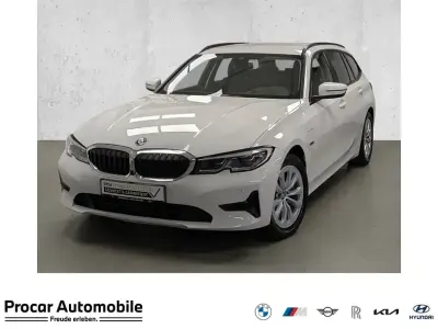 Gebraucht BMW 320e Sport Line 204 PS (150 kW) 2021 Weiß Kombi